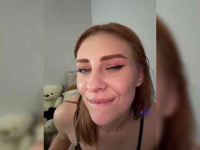 RedheadDevil webcam