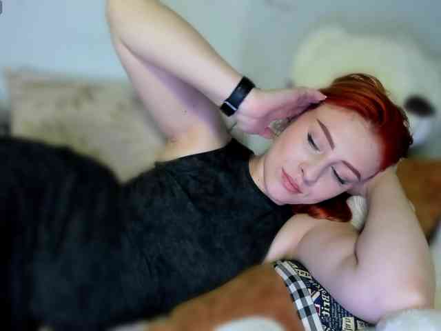 RedheadDevil webcam