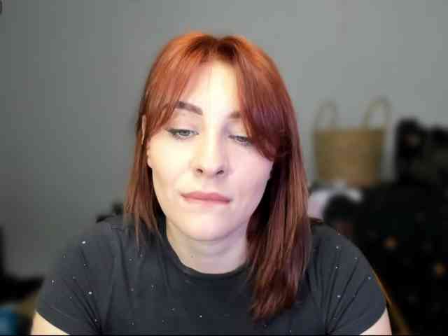 RedheadDevil webcam