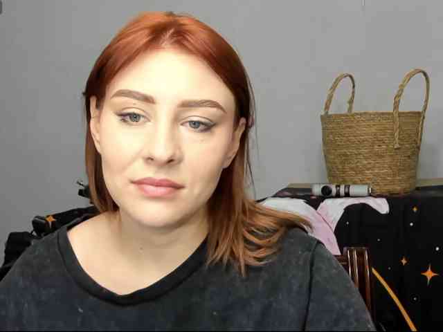 RedheadDevil webcam
