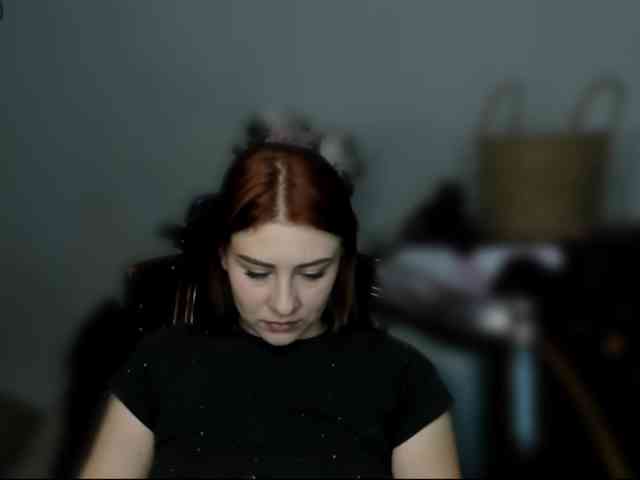 RedheadDevil webcam