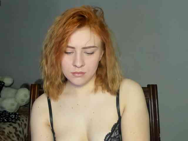 RedheadDevil webcam