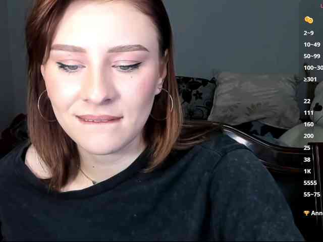 RedheadDevil webcam