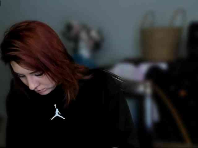 RedheadDevil webcam