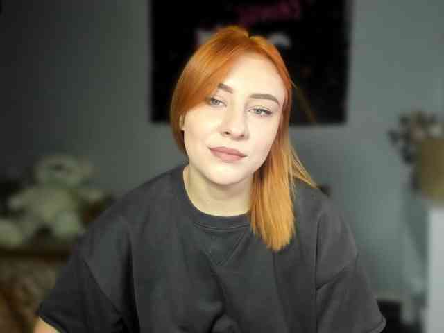 RedheadDevil webcam