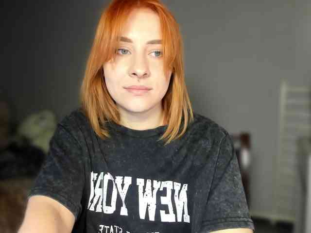 RedheadDevil webcam