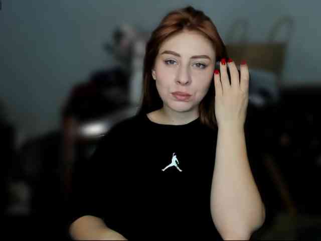 RedheadDevil webcam