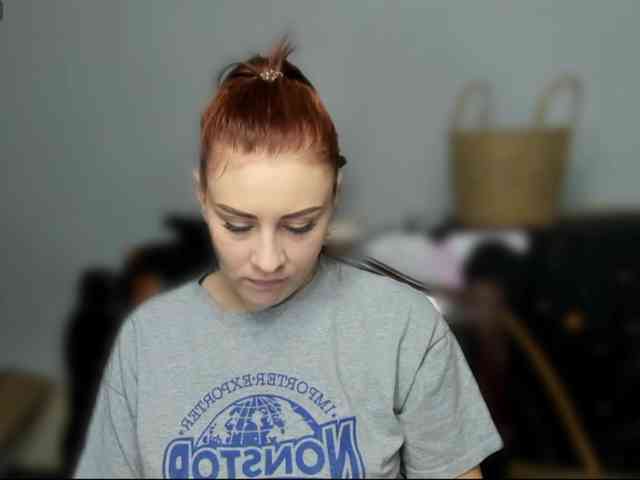 RedheadDevil webcam