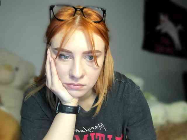RedheadDevil webcam