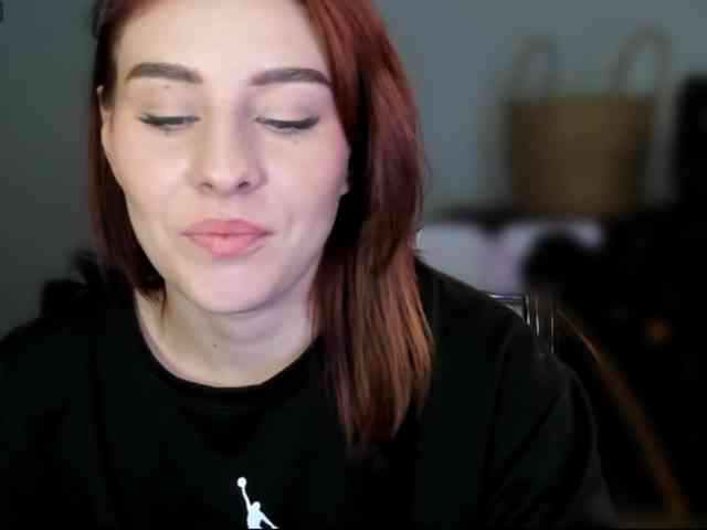 RedheadDevil webcam