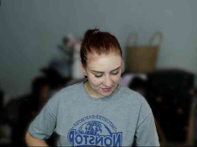 RedheadDevil webcam