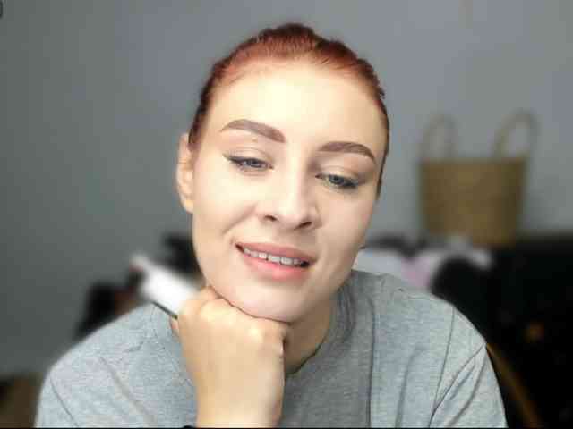RedheadDevil webcam