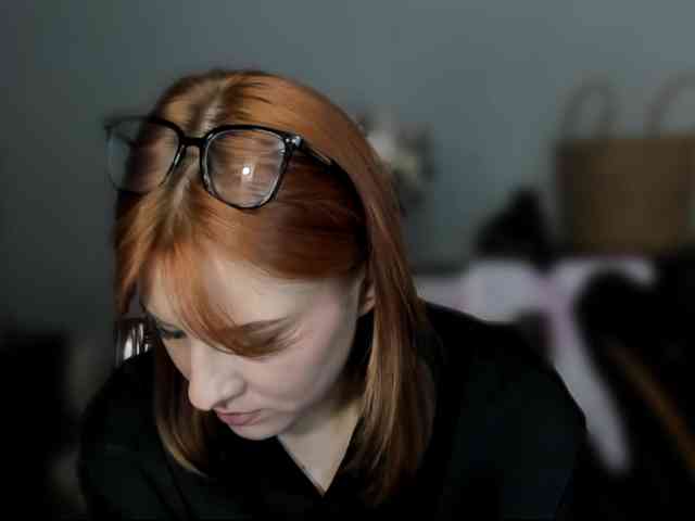 RedheadDevil webcam