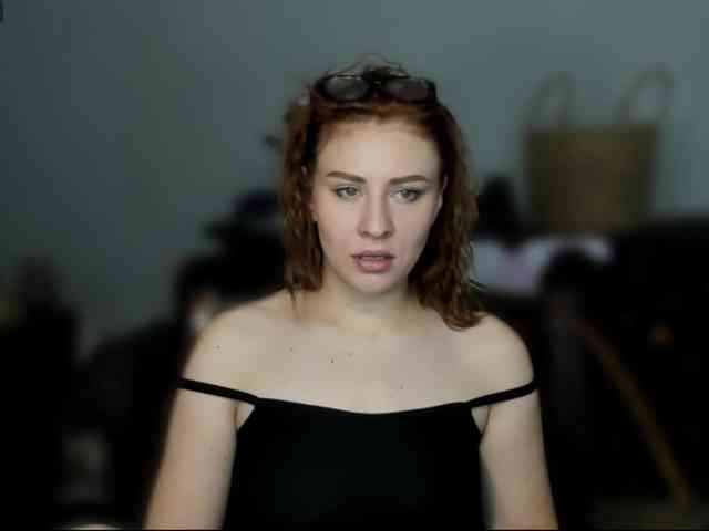 RedheadDevil webcam