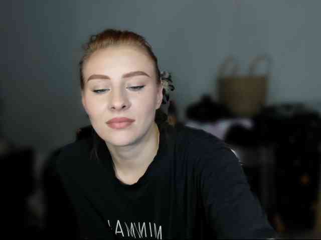 RedheadDevil webcam