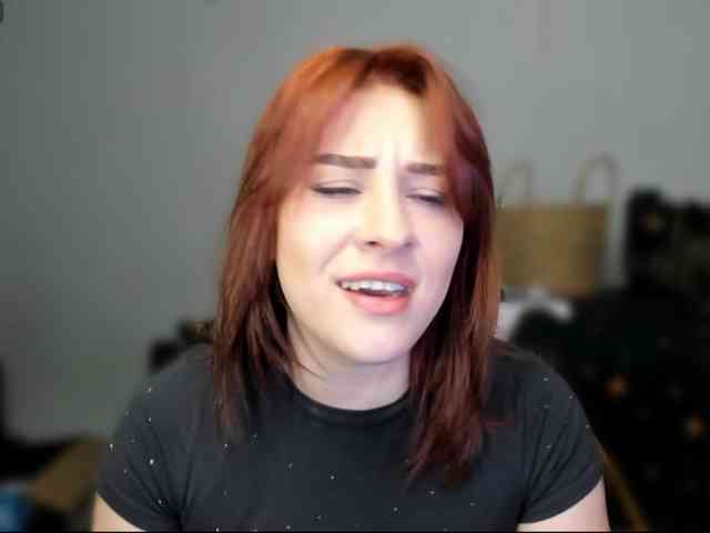 RedheadDevil webcam