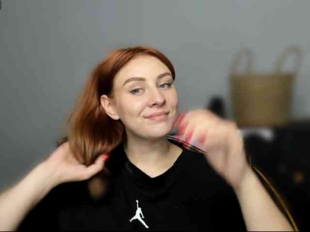 RedheadDevil webcam