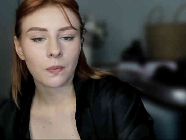 RedheadDevil webcam
