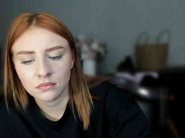 RedheadDevil webcam