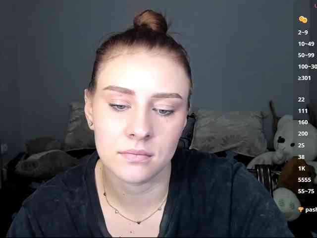 RedheadDevil webcam
