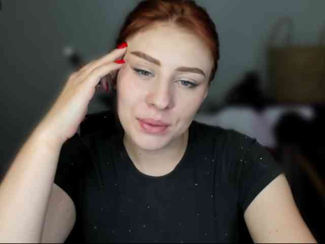 RedheadDevil webcam