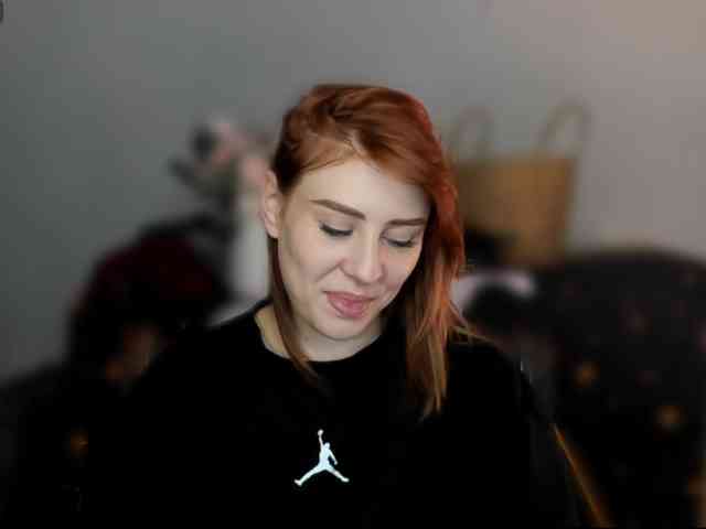RedheadDevil webcam