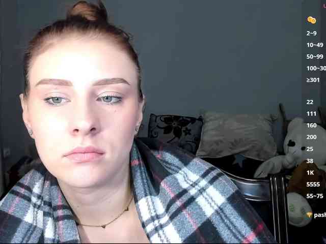 RedheadDevil webcam