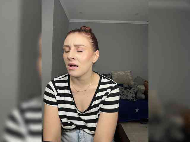 RedheadDevil webcam