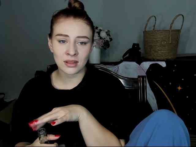 RedheadDevil webcam