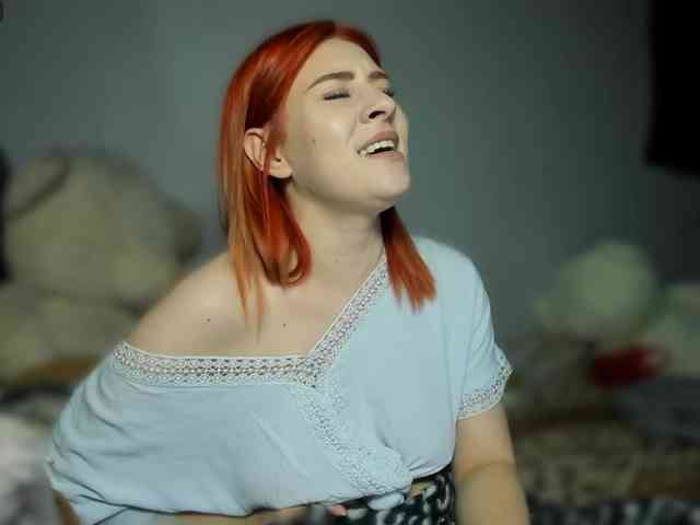 RedheadDevil webcam