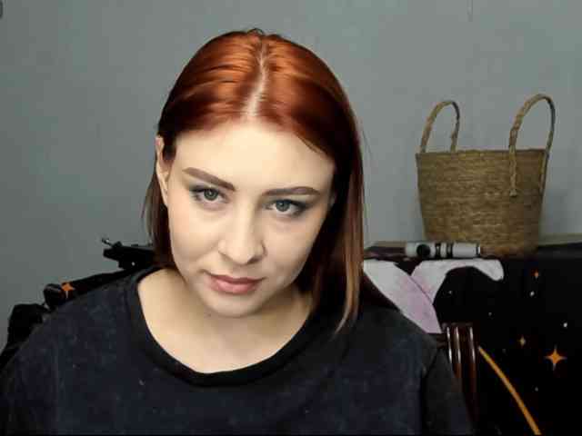 RedheadDevil webcam