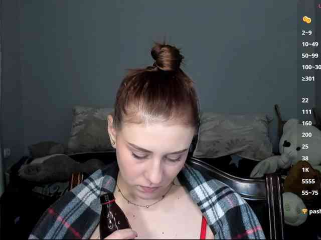 RedheadDevil webcam