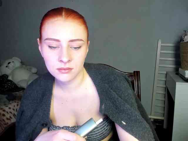 RedheadDevil webcam