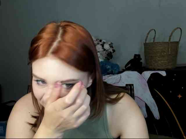 RedheadDevil webcam
