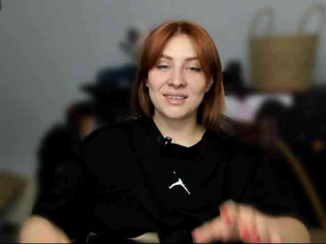 RedheadDevil webcam