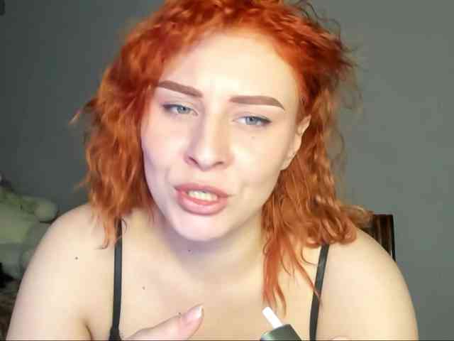 RedheadDevil webcam