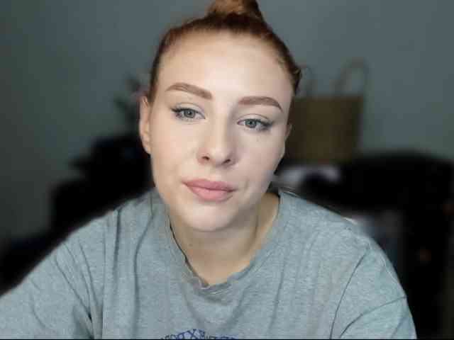 RedheadDevil webcam