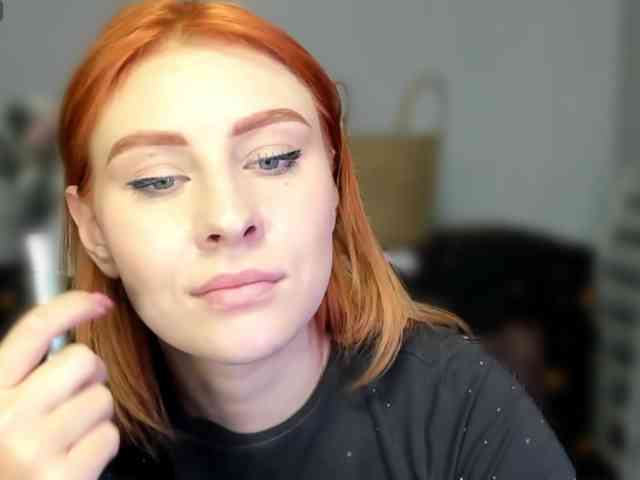 RedheadDevil webcam