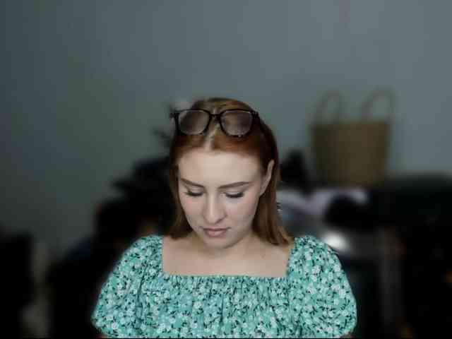 RedheadDevil webcam