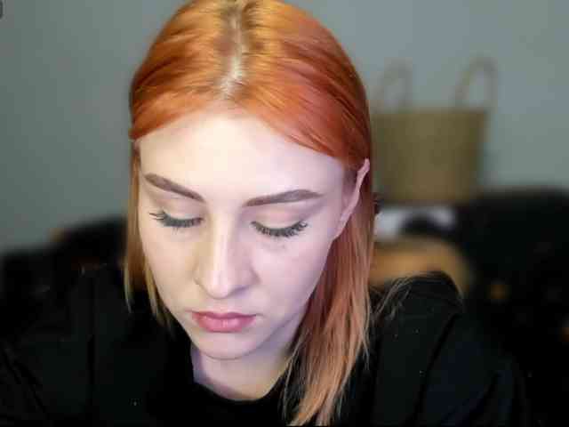RedheadDevil webcam