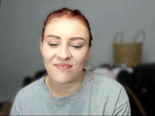 RedheadDevil webcam