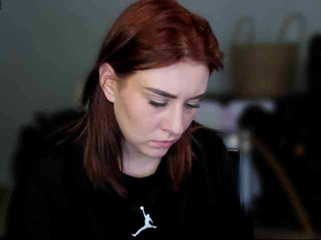 RedheadDevil webcam