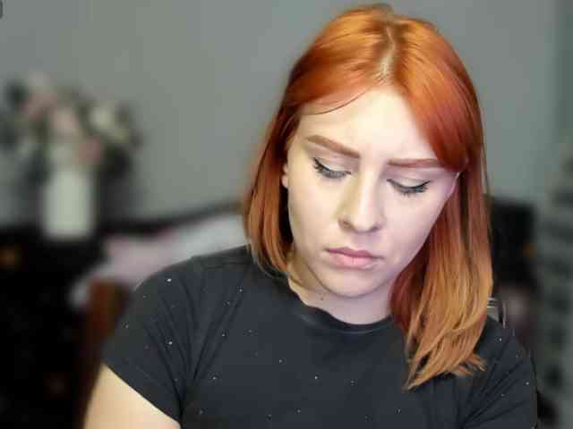 RedheadDevil webcam