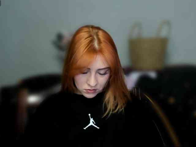 RedheadDevil webcam