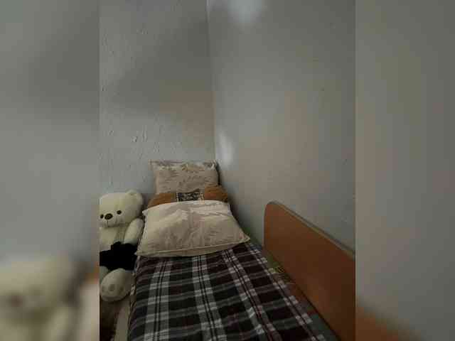 RedheadDevil webcam