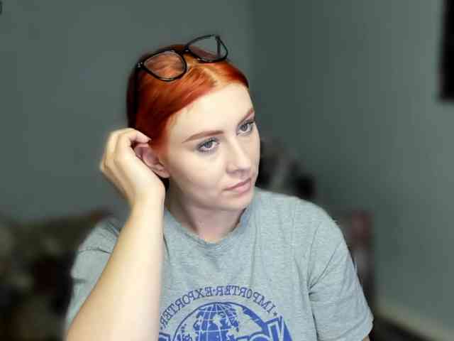 RedheadDevil webcam