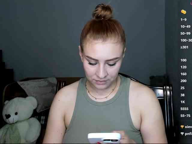 RedheadDevil webcam