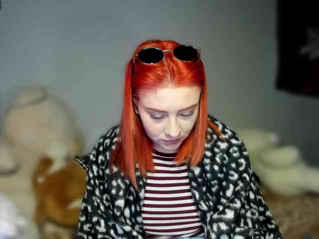 RedheadDevil webcam