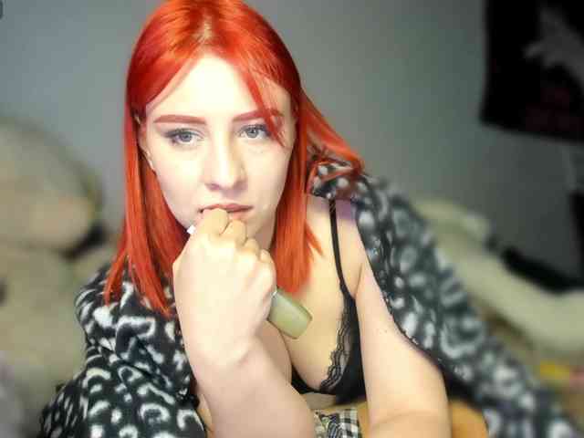 RedheadDevil webcam