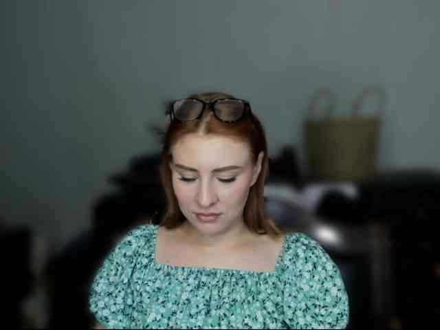 RedheadDevil webcam